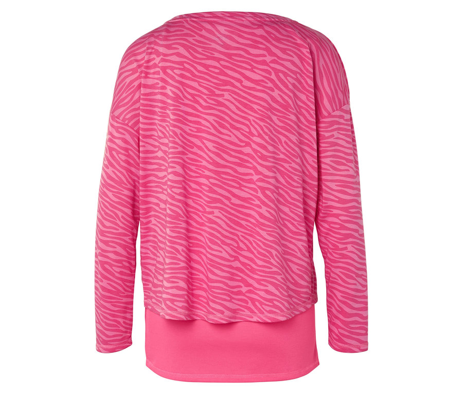 Haut rose à manches longues avec imprimé animalier.