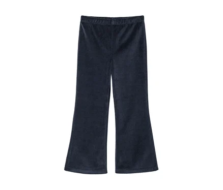 Pantalon évasé en velours bleu foncé sur fond blanc.