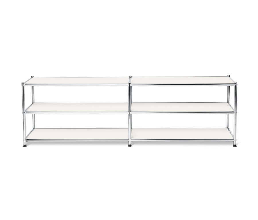 Deux meubles bas ouverts en métal blanc « CN3 ».