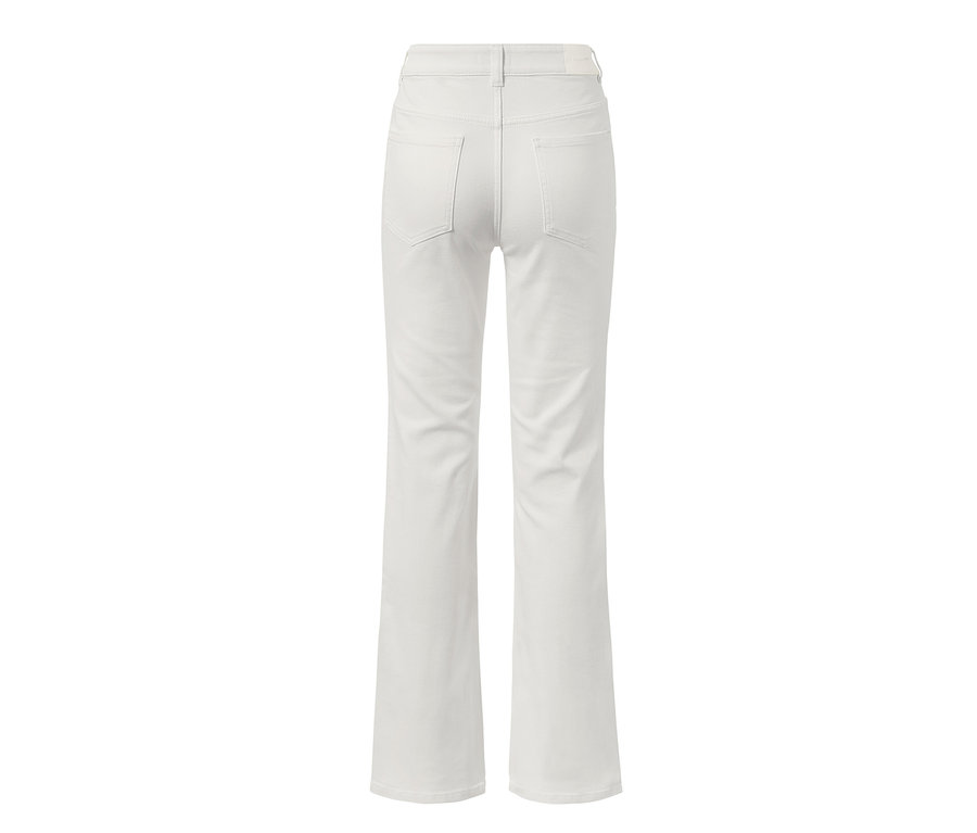 Vue arrière d'un jean bootcut blanc crème – Fit « Lou ».