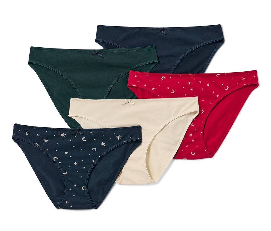 Cinq slips de différentes couleurs.