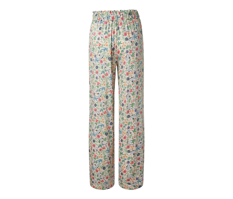 Un pantalon relax avec un motif floral.