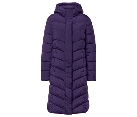 Doudoune violette avec capuche.