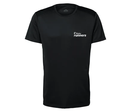 T-shirt foncé à manches courtes avec l'inscription "Tchibo runners" sur la poitrine.