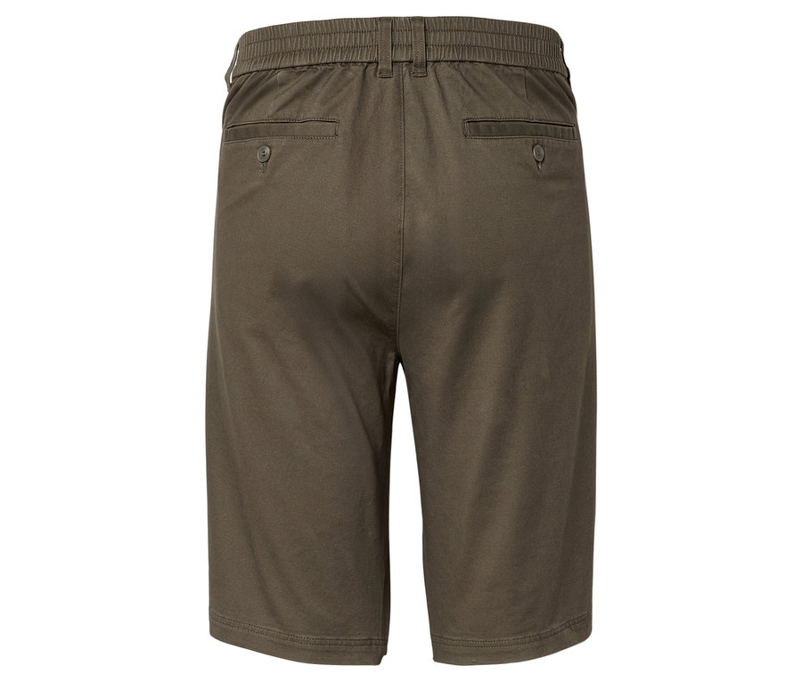 Gros plan sur l'arrière d'un short kaki avec une taille élastique et des poches arrière.