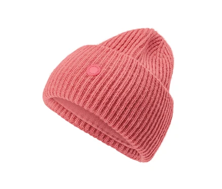 Bonnet en maille rose.