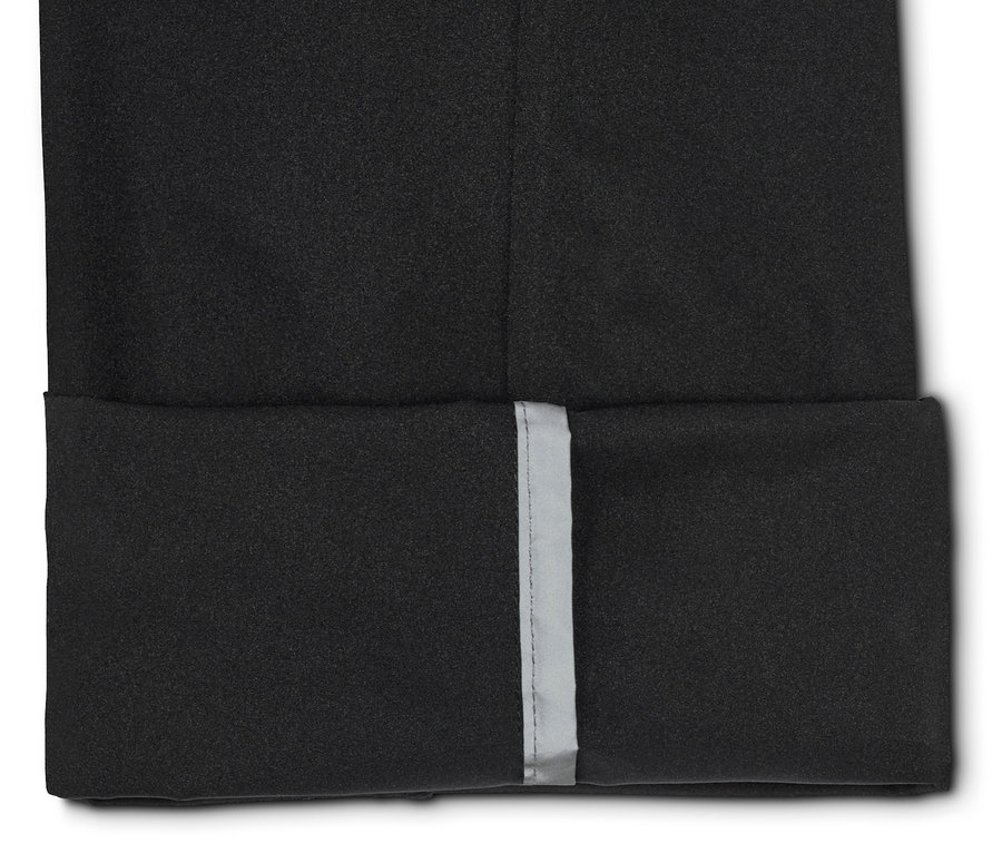 Détail d'un pantalon fonctionnel.