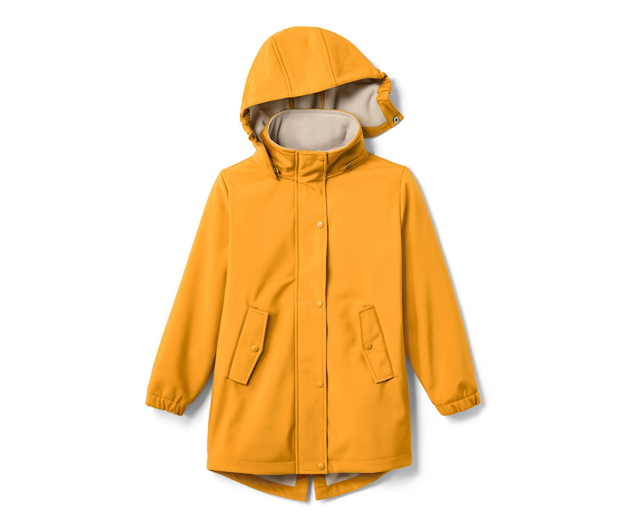 Parka jaune avec capuche.
