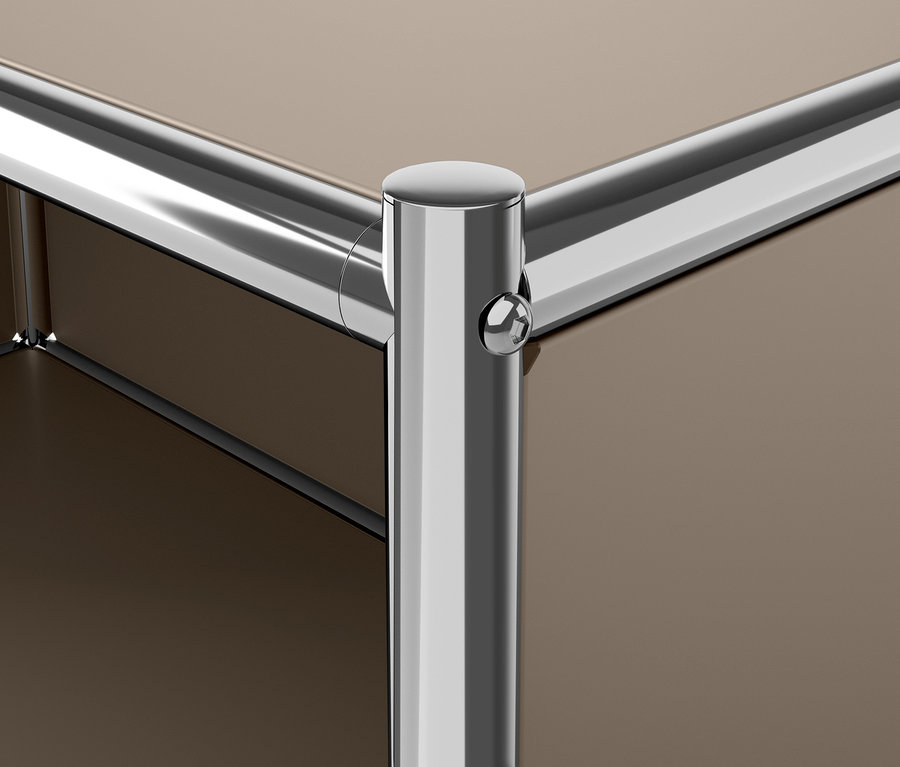 Détail d'un coin de la commode en métal « CN3 » taupe.