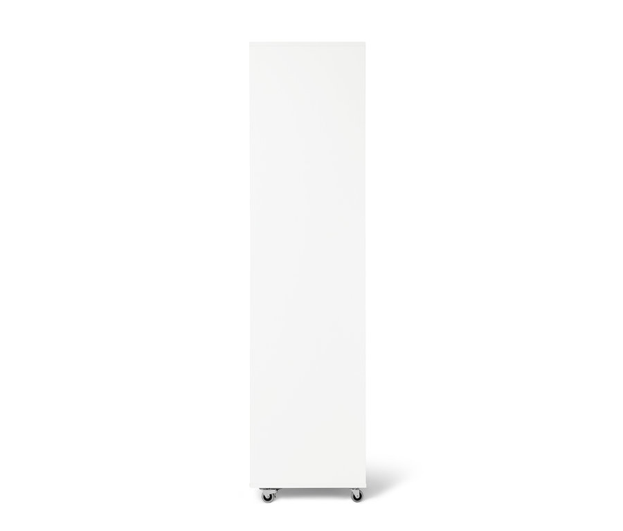 Une garde-robe mobile avec miroir blanche.