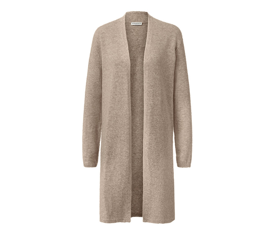 Un cardigan long ouvert beige.