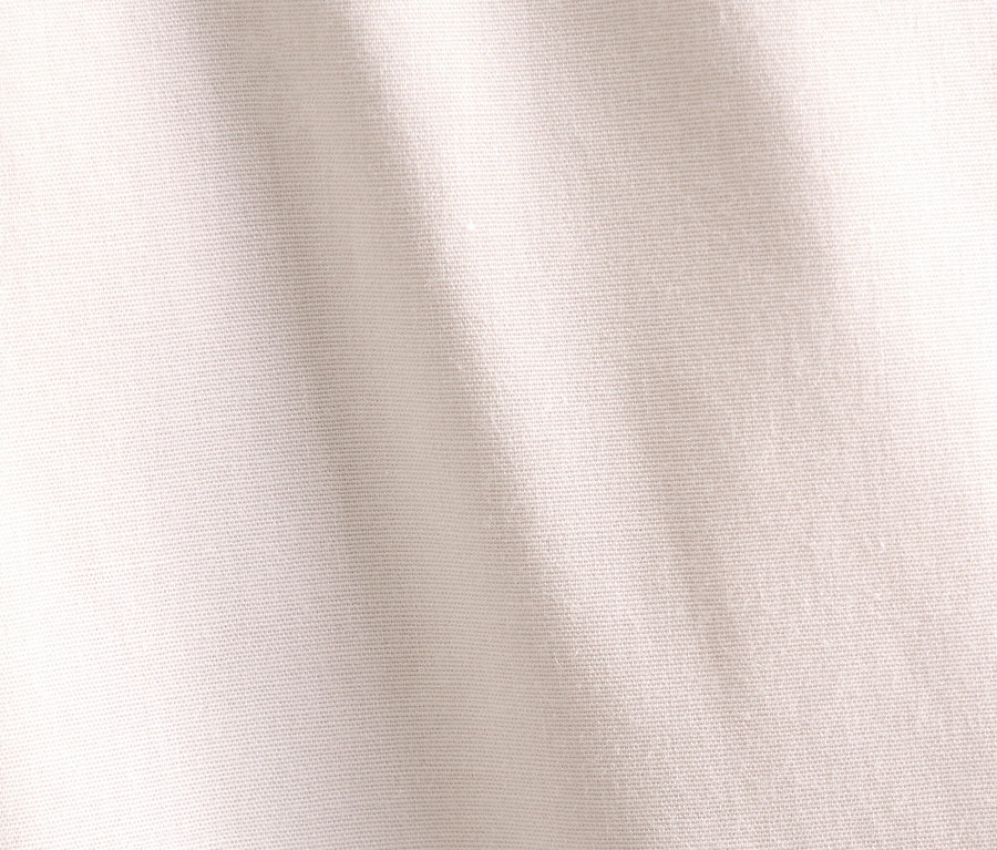 Gros plan sur le chemisier en popeline à carreaux Seidensticker.