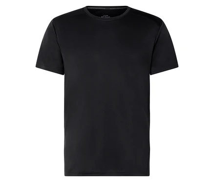 T-shirt de sport noir à manches courtes.