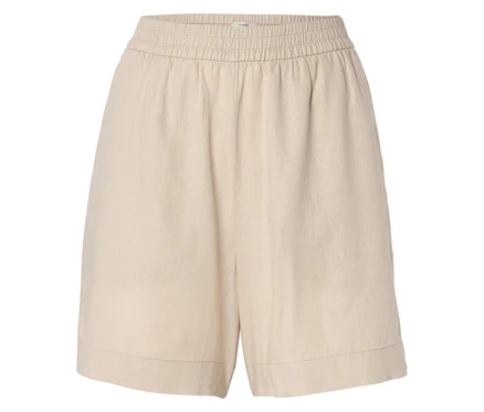 Short beige avec taille élastique.