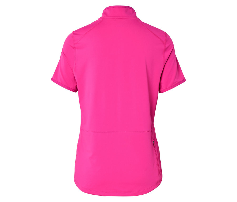 Vue arrière d'un haut de sport rose à manches courtes avec une fermeture éclair au niveau du col.