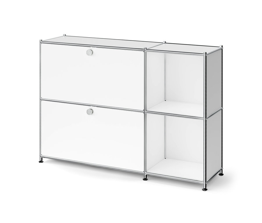 Buffet modulaire blanc avec cadre chromé, deux compartiments fermés à portes et deux étagères ouvertes.