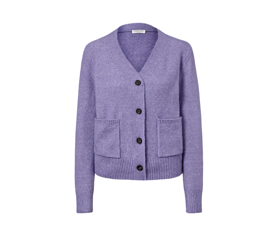 Veste en maille lilas avec de la laine et des boutons.