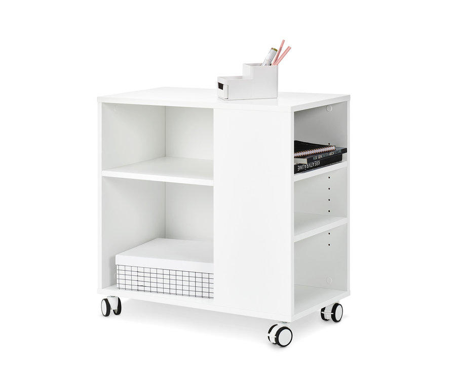Étagère de rangement à roulettes blanche avec un organisateur blanc et des livres sur le dessus.