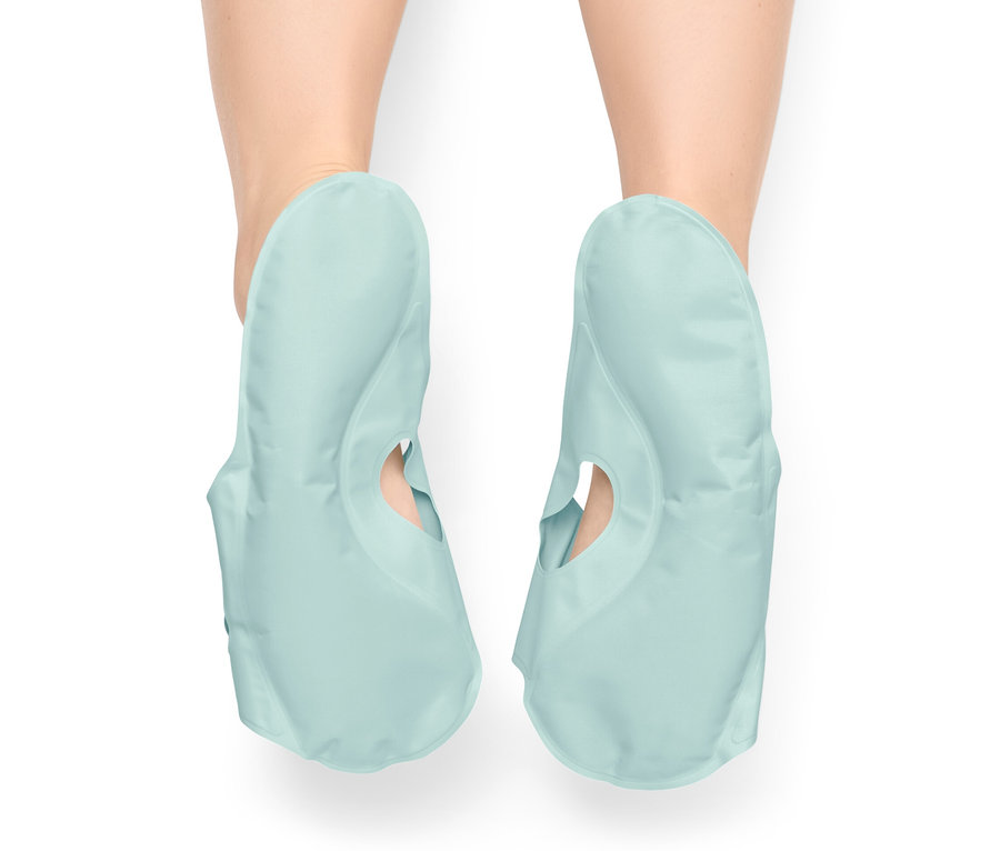 Pieds dans des semelles de relaxation.