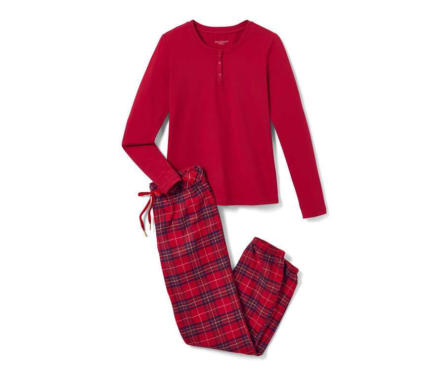 Pyjama en flanelle, à carreaux, chemise rouge à manches longues et pantalon à carreaux.