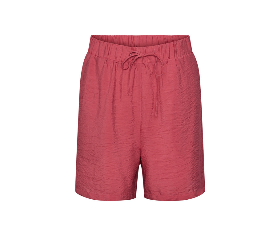 Short framboise avec taille élastique et cordon de serrage.