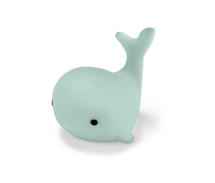 Une baleine de bain à LED bleu clair.