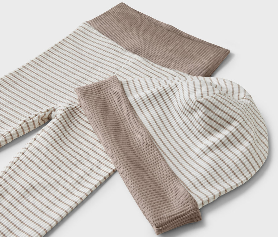 Leggings et bonnet rayés pour bébé de l'ensemble pour bébé, 3 pièces.