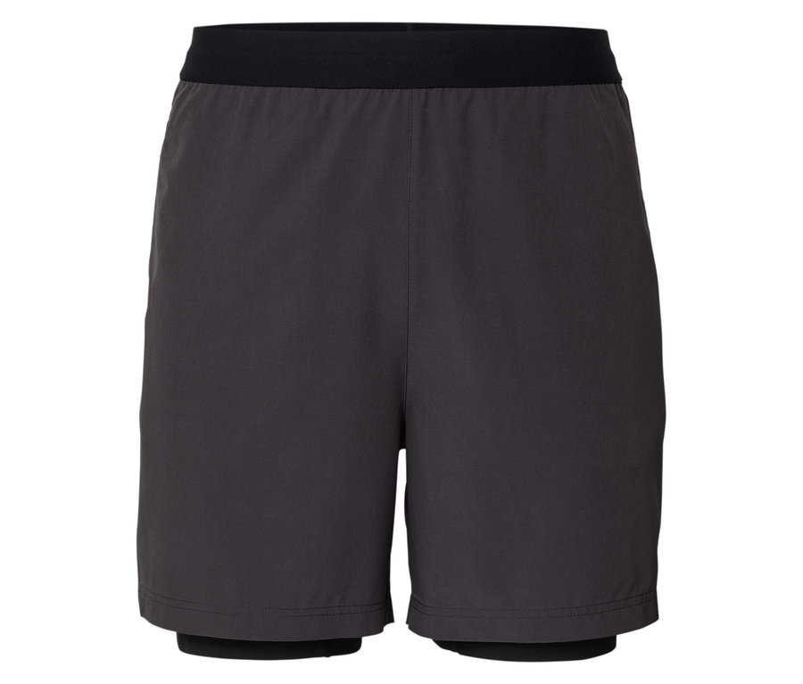 Shorts de sport grises avec une ceinture noire.
