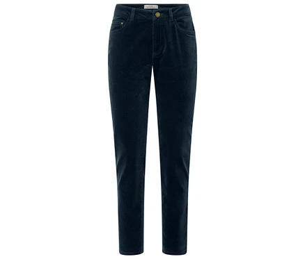 Un pantalon en velours bleu foncé sur un fond blanc.