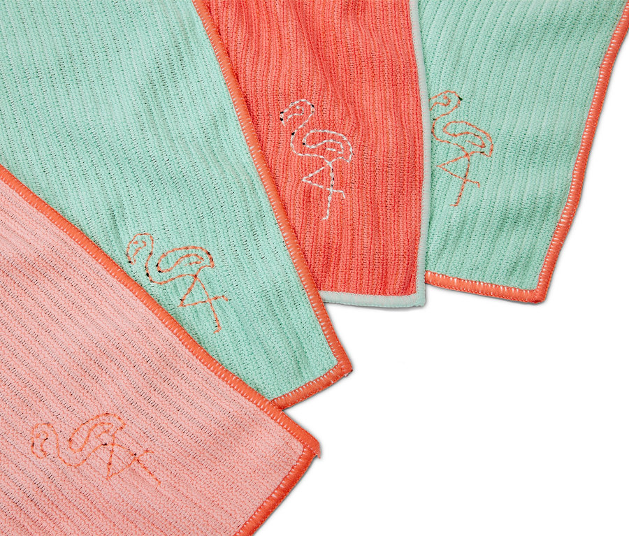Quatre chiffons de nettoyage universels aux couleurs saumon et menthe avec motif flamant rose.