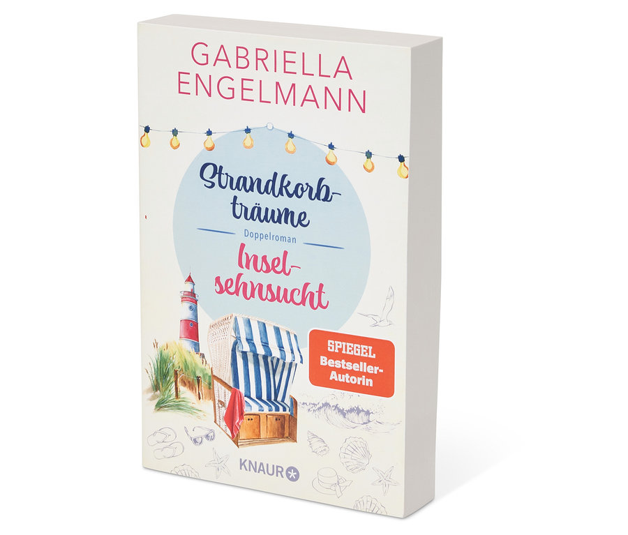Couverture du livre "Strandkorbträume - Inselsehnsucht" de Gabriella Engelmann, Knaur Verlag. Un phare et une chaise de plage en arrière-plan.