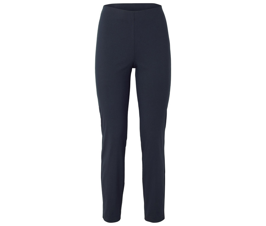 Pantalon de tissu bleu foncé et étroit sur fond blanc.