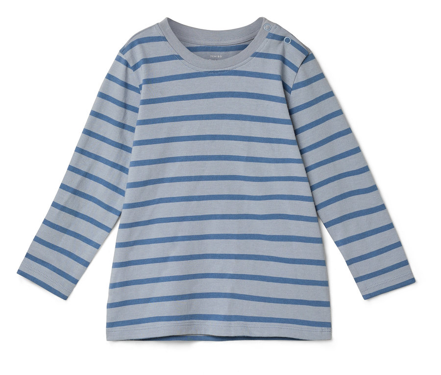 T-shirt à manches longues rayé bleu sur fond blanc.
