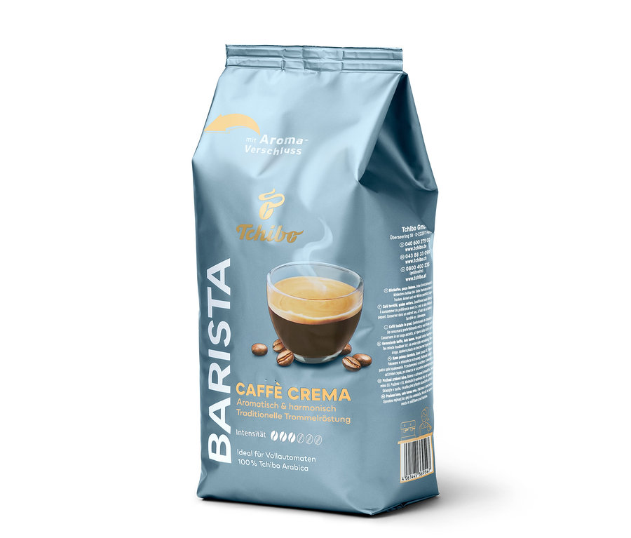 Un paquet de café Tchibo Barista Caffè Crema avec une tasse de café et des grains de café.