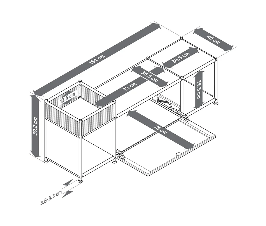Dessin technique d'un meuble bas en métal « CN3 » avec compartiment à abattant. Le meuble bas à trois sections mesure 154 cm de long, 59,2 cm de haut et 40 cm de profondeur, avec des pieds réglables de 3,8-5,3 cm. Il comprend une section gauche avec un plateau grillagé de 13,5 cm de haut, une section centrale avec un abattant de 76 cm de large s'ouvrant vers le bas, et une étagère ouverte à droite.