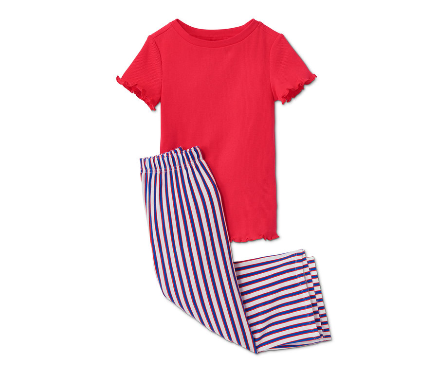 Pyjama pour filles : haut rouge à manches courtes et pantalon rayé.