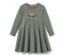 Robe en jersey vert avec broderie florale.