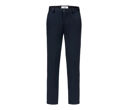Un pantalon chino en jersey bleu marine.
