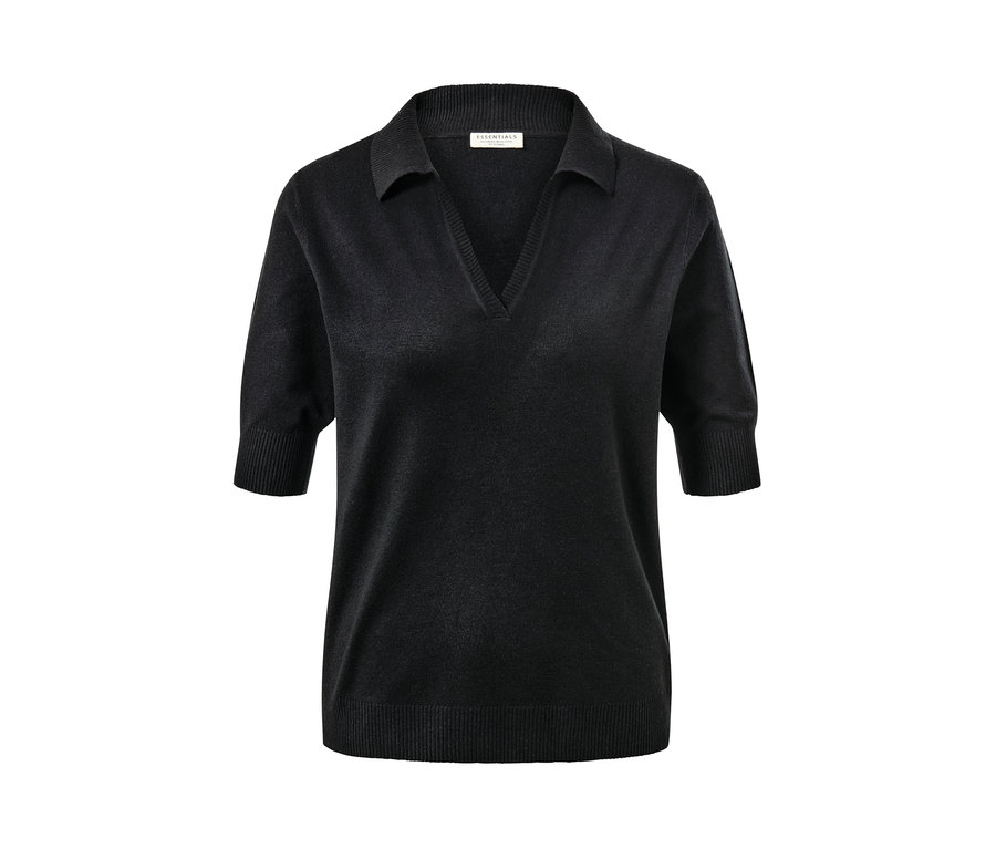 Polo noir en maille fine.