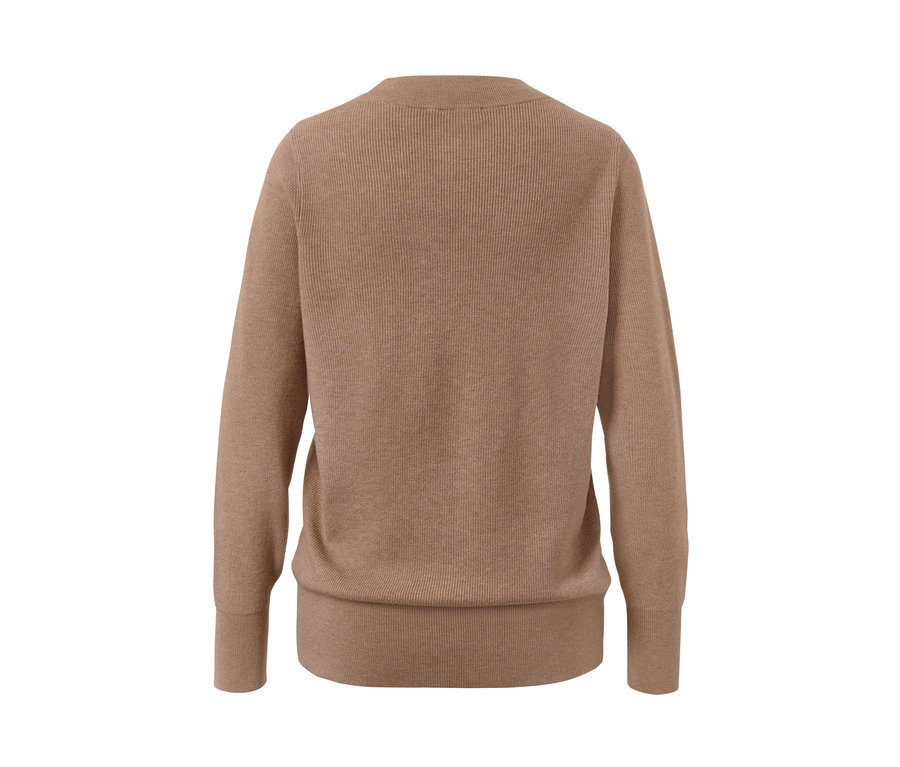 Vue détaillée de l'arrière d'un pull en maille.