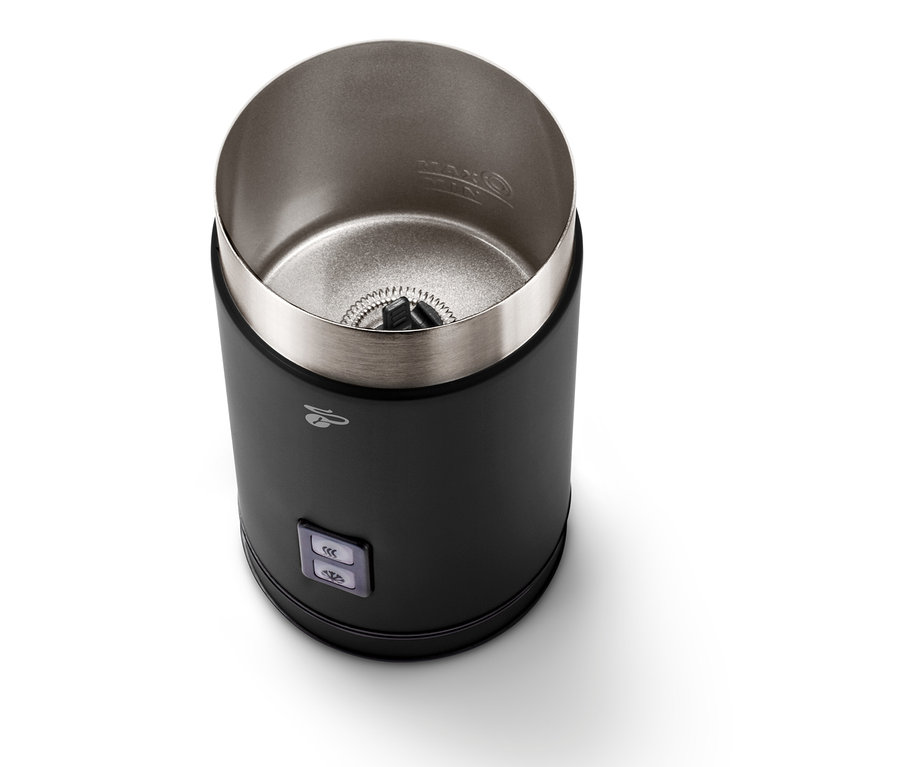 Mousseur à lait électrique noir.