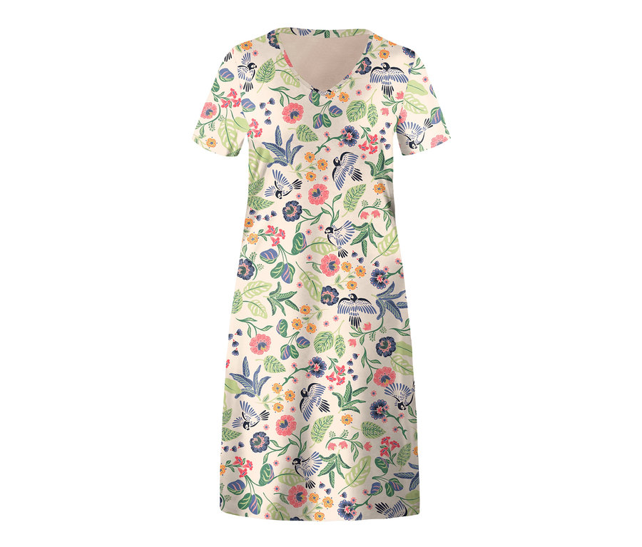 Chemise de nuit beige à manches courtes avec fleurs et oiseaux.