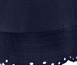 Détail broderie sur une jupe-culotte.