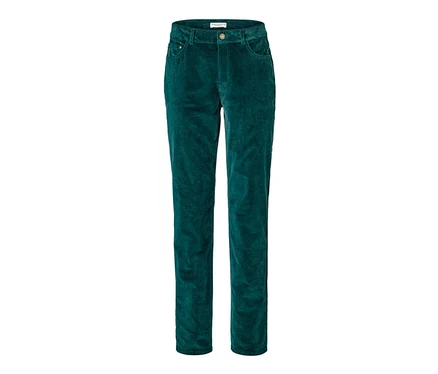 Un pantalon en velours pétrole.