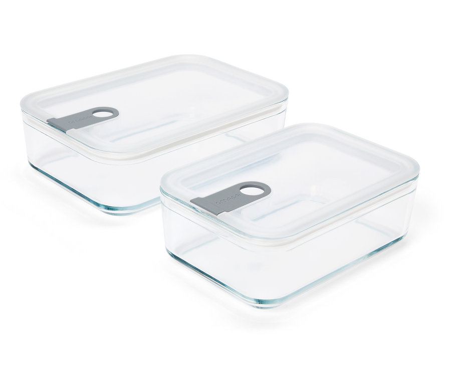 Deux récipients rectangulaires en verre transparent avec des couvercles gris sur un fond blanc.