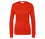 Pull orange en tricot à manches longues.