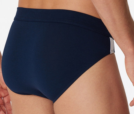 Homme vu de dos portant 3 Shorts SCHIESSER, bleu foncé.