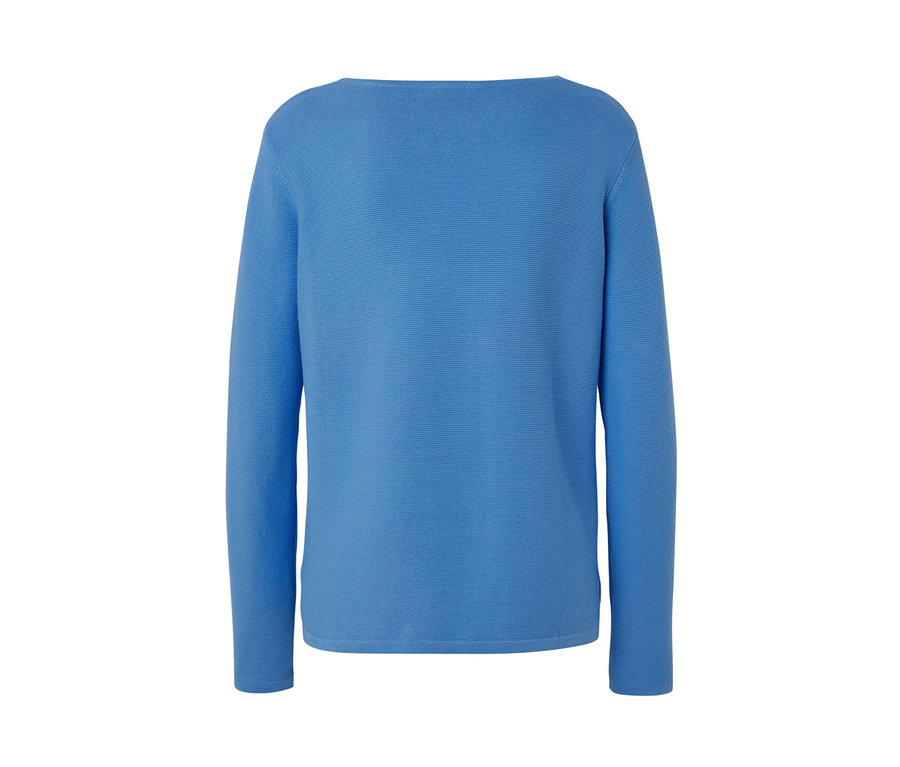 Pull en maille bleu ciel.