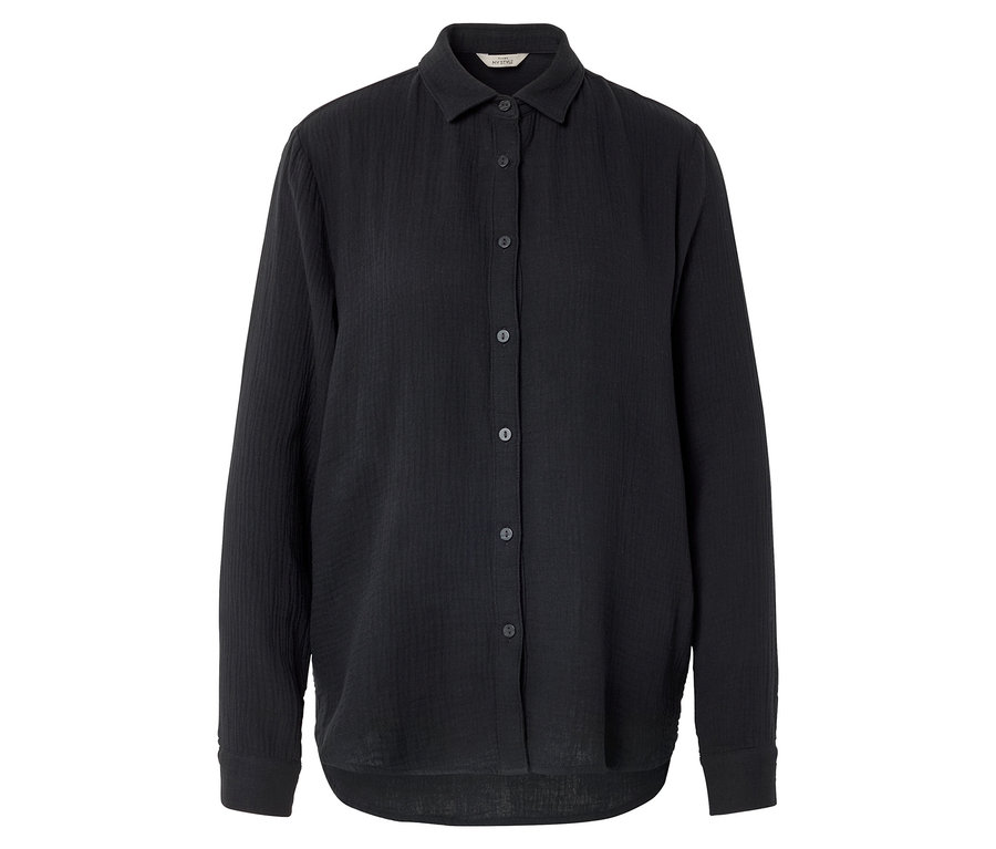 Chemise noire à manches longues avec boutons.