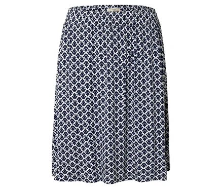 Une jupe longueur genou avec un motif bleu et blanc est visible sur un fond blanc.